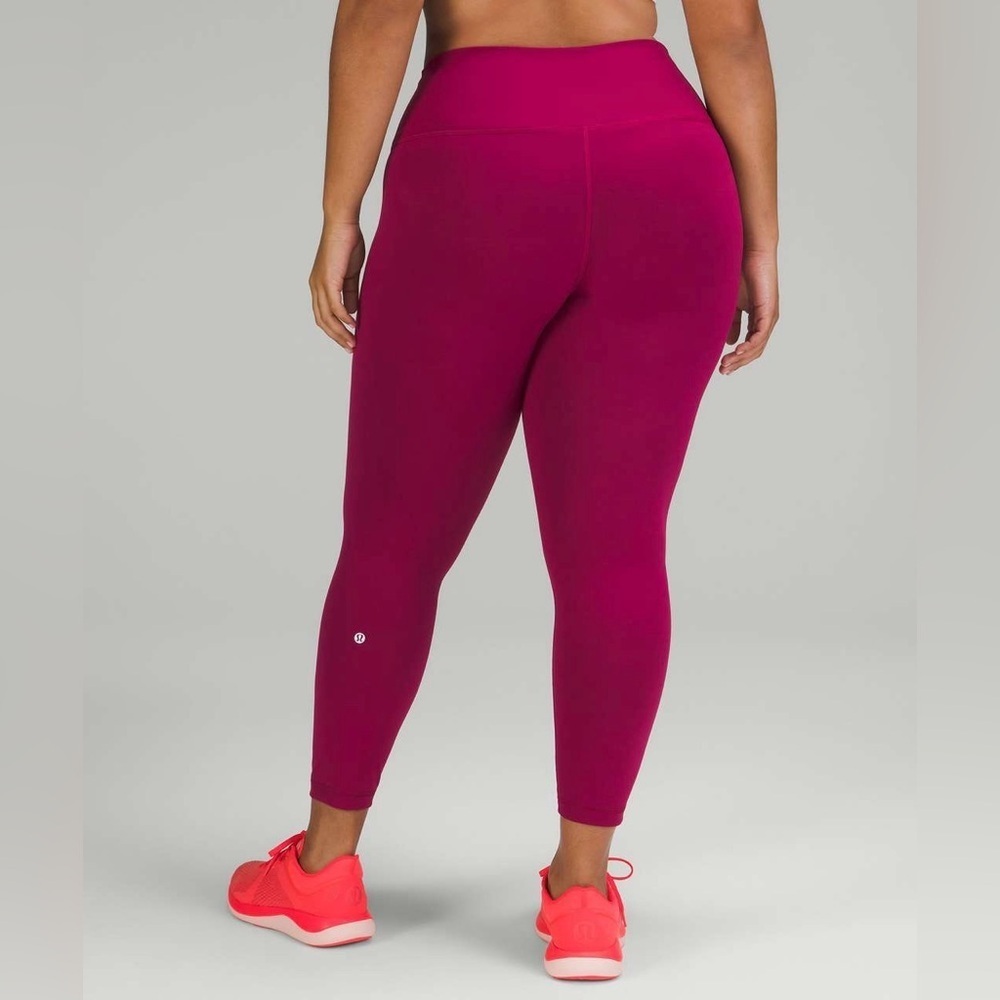Lululemon Wunder Train High-Rise Tight 25" in Pomegranate Size 4